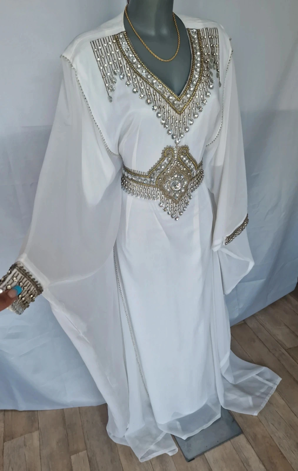 Robe Dubai blanche mariage strass & perles – S/M/L ajustable – portée 1 fois – photo 2